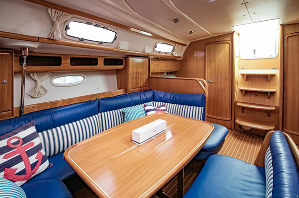 Innenansicht-3 Bavaria 42